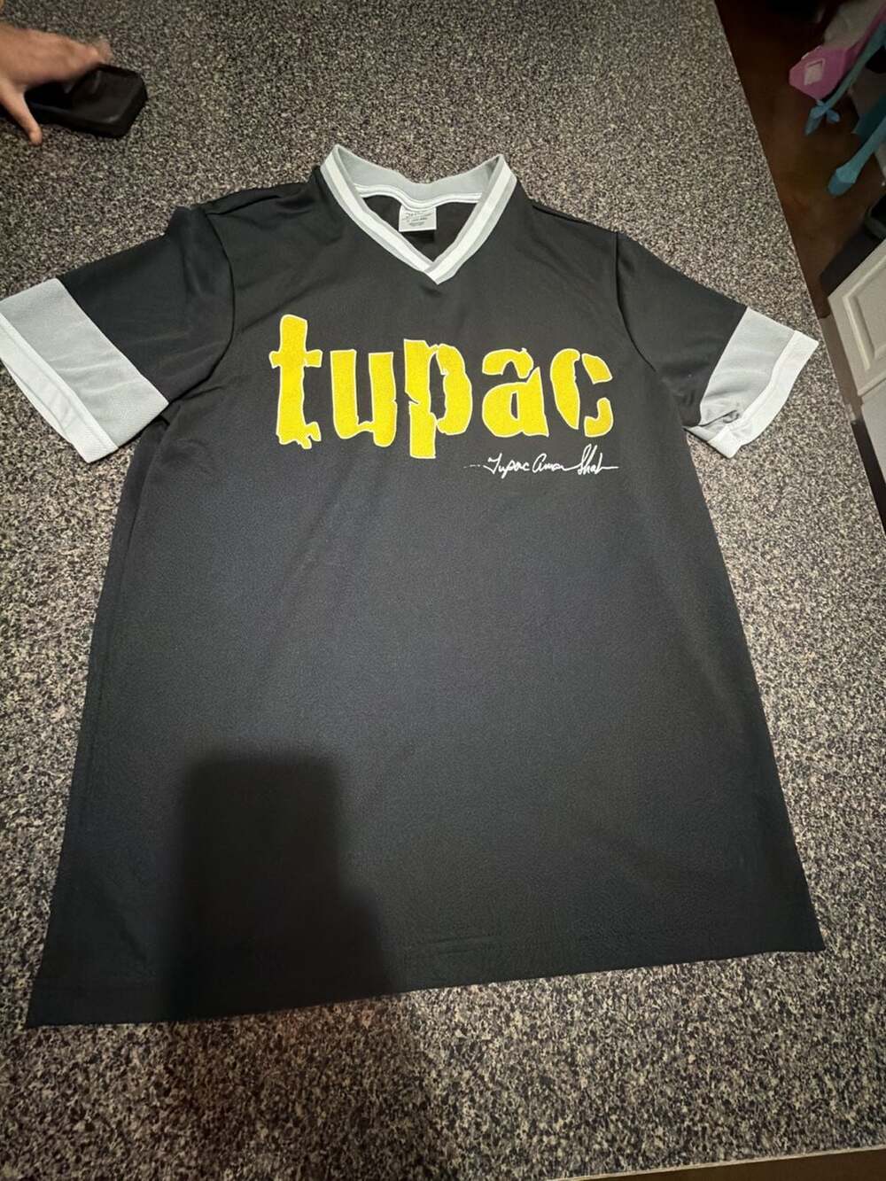 Tupac Shakur V-Neck Graphic Jersey Shirt Black Yellow Size L